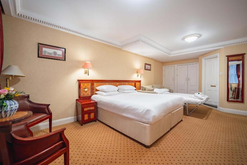 Executive Room image 3