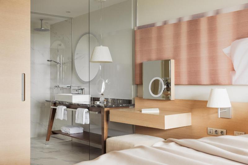 Superior Double Room image 4