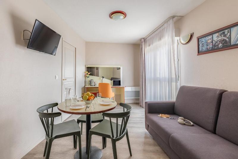 Apartment image 4