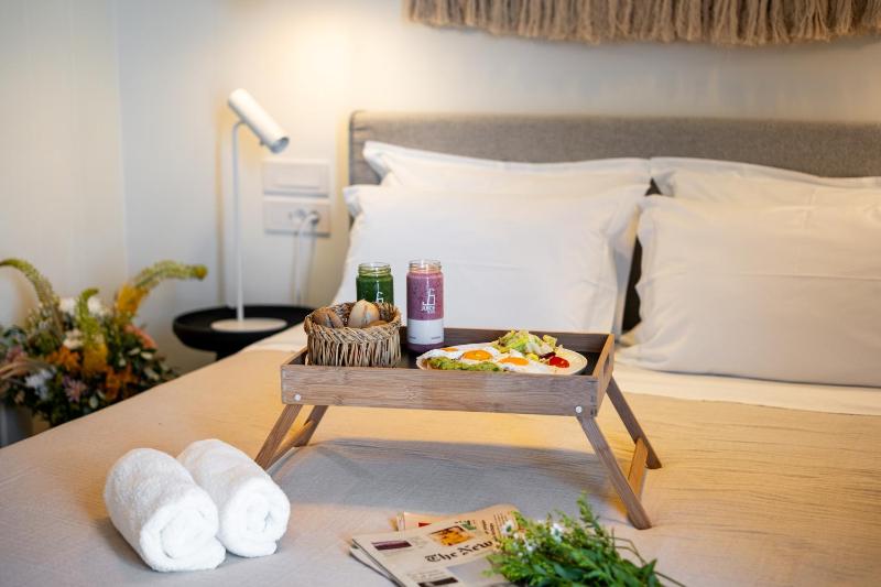 Deluxe Double or Twin Room with City View image 2