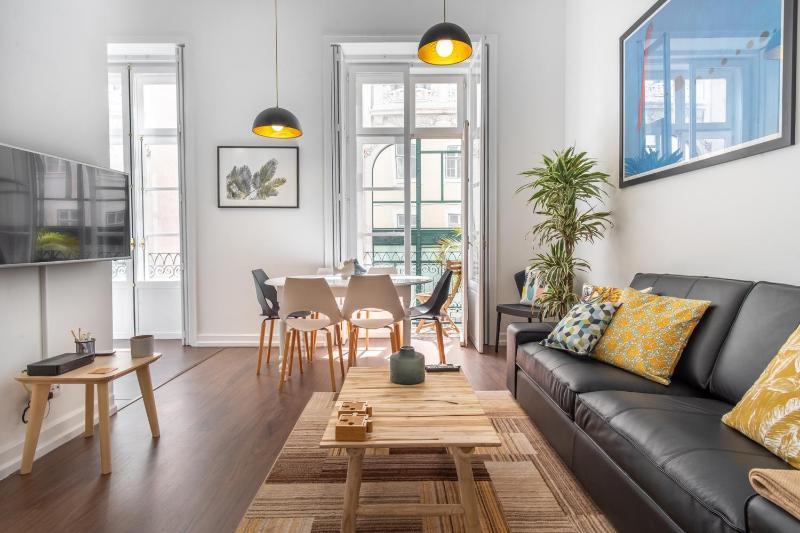 Three-Bedroom Apartment with Balcony image 1