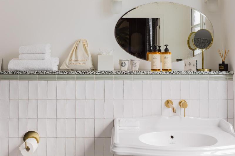 Superior Double or Twin Room with pool access image 1