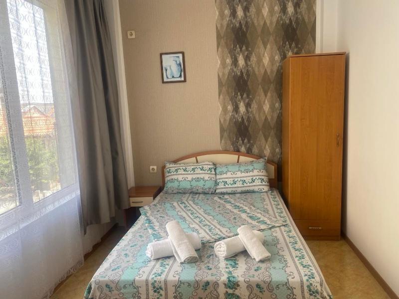 Twin Room image 3