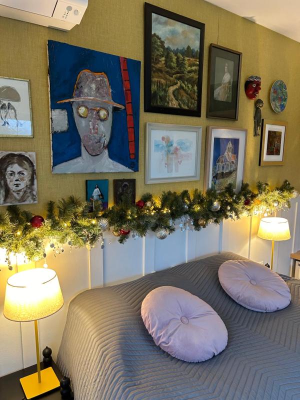 King Room image 3