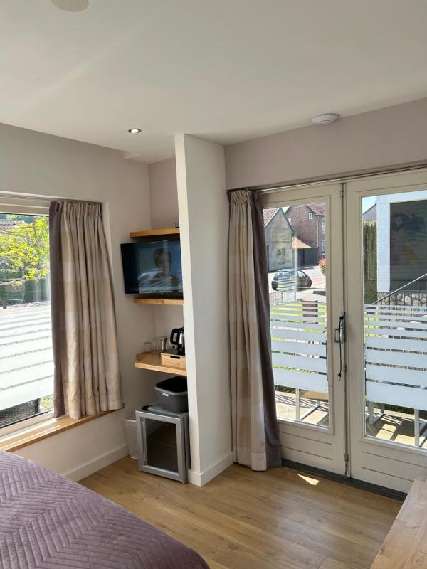 Double Room with Terrace image 2