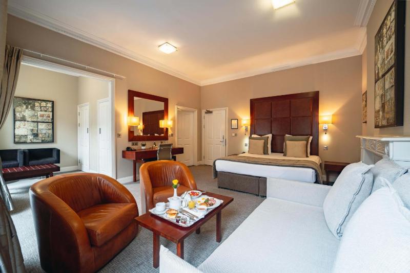 Comfort Triple Room image 4