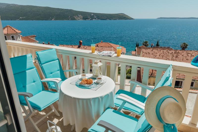 Two bedroom apartment with Balcony image 2