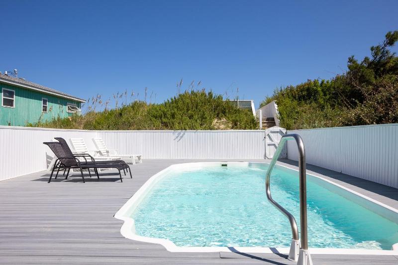 Nags Head Oceanfront Private Beach Access & Pool - image 10
