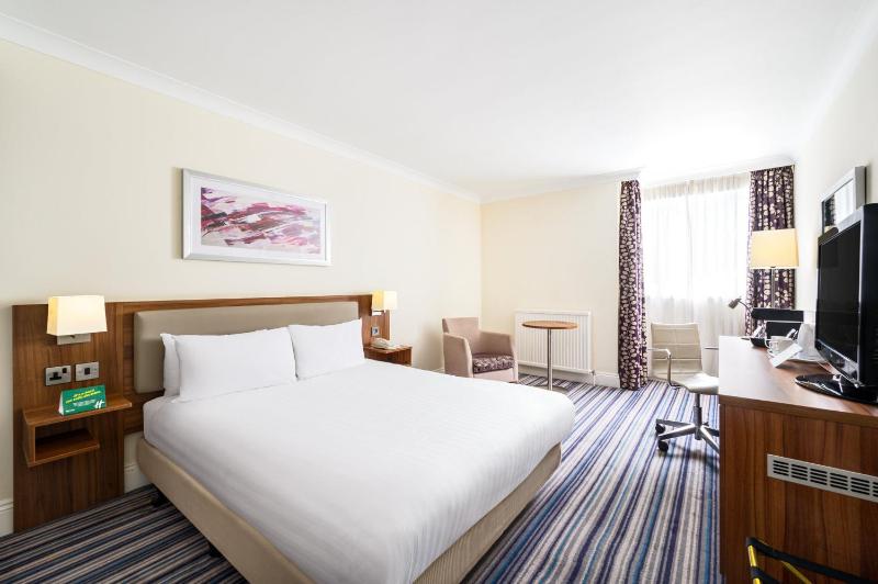 Premium Double Room image 3