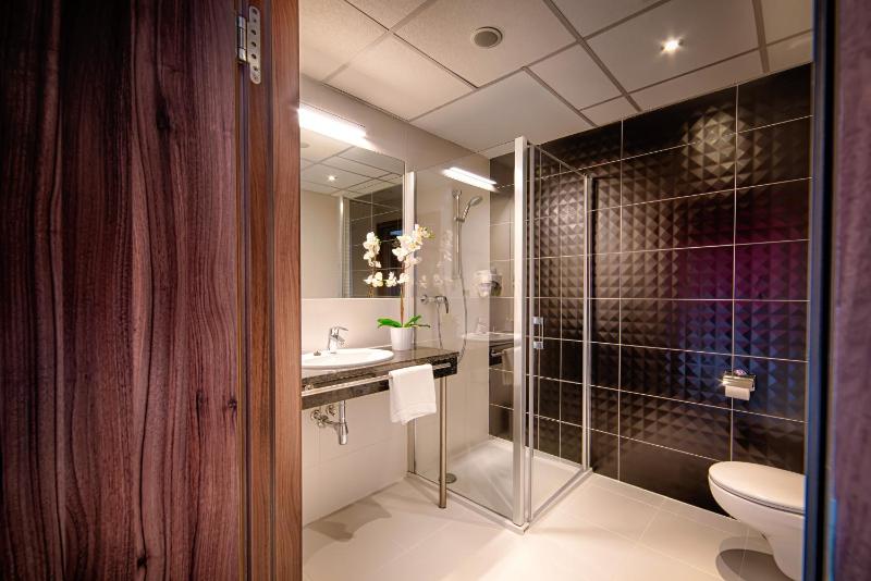 Single Room image 3