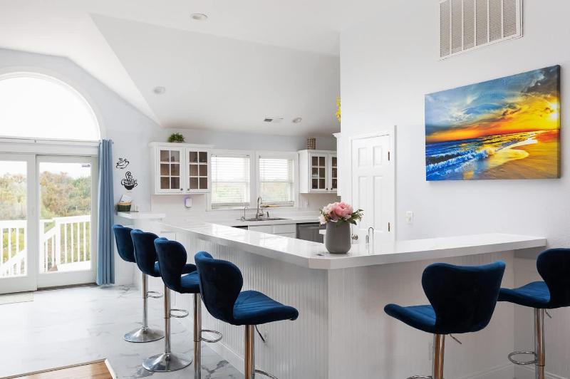 Whalehead Adventure With Ocean Views Pool Spa - image 6
