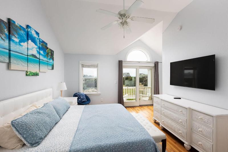 Whalehead Adventure With Ocean Views Pool Spa - image 48