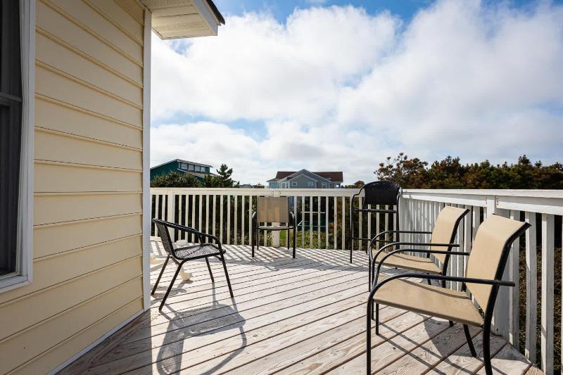 Whalehead Adventure With Ocean Views Pool Spa - image 2