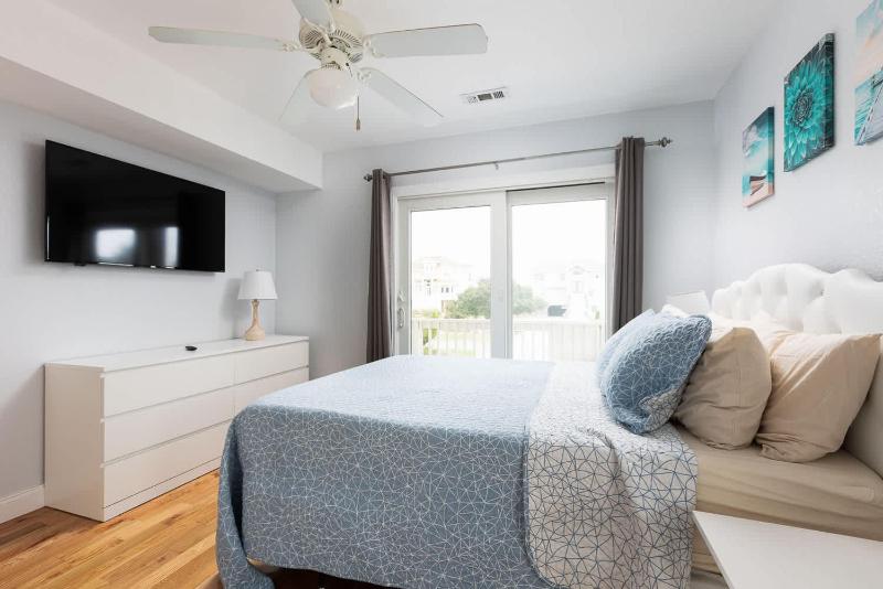 Whalehead Adventure With Ocean Views Pool Spa - image 32
