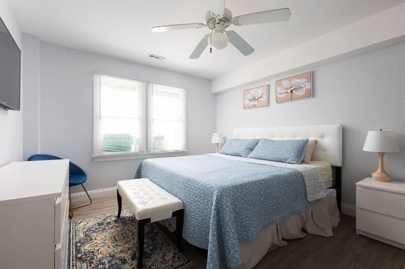 Whalehead Adventure With Ocean Views Pool Spa - image 37