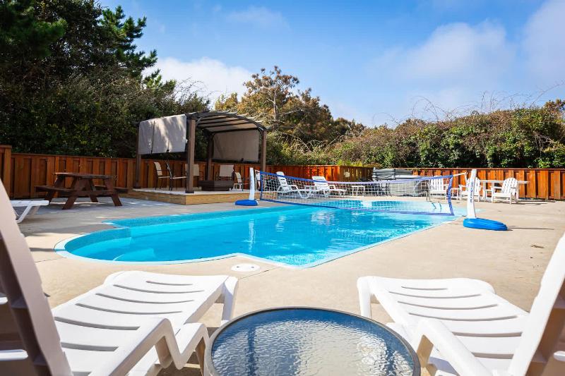 Whalehead Adventure With Ocean Views Pool Spa - image 41