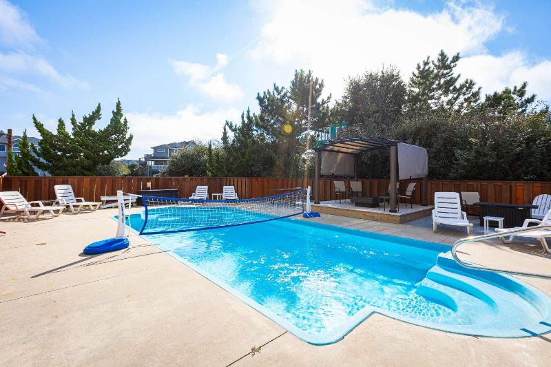 Whalehead Adventure With Ocean Views Pool Spa - image 44