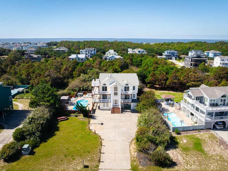 Whalehead Adventure With Ocean Views Pool Spa - image 35