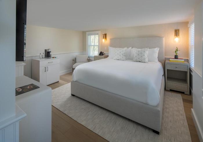 King Room image 2
