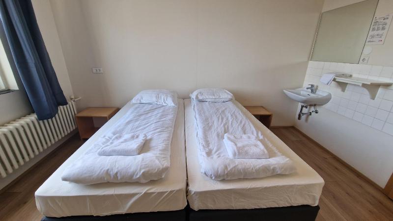 Double Room with Shared Bathroom image 4