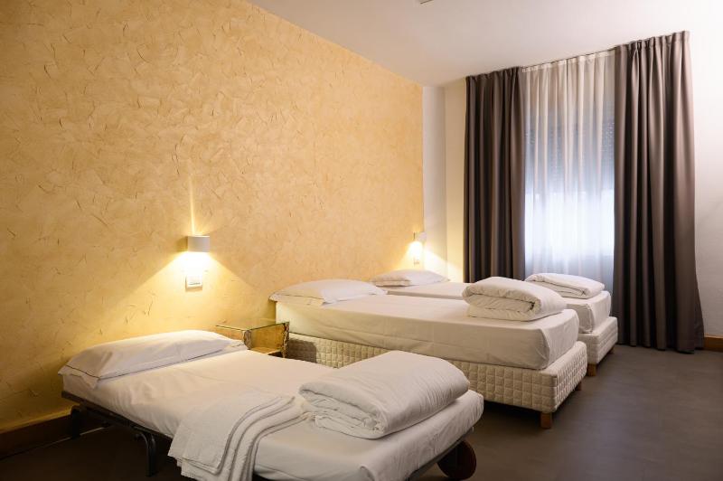 Triple Room image 2