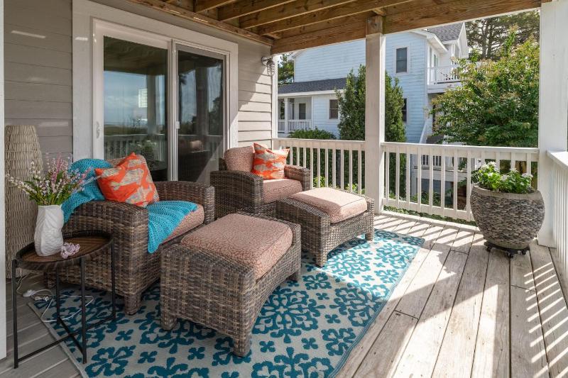 Stunning Views With Pool Family Room Resort Perks - image 14