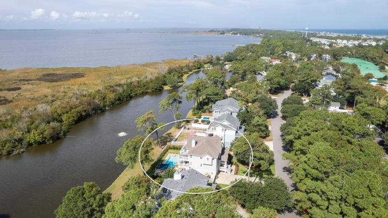 Stunning Views With Pool Family Room Resort Perks - image 28