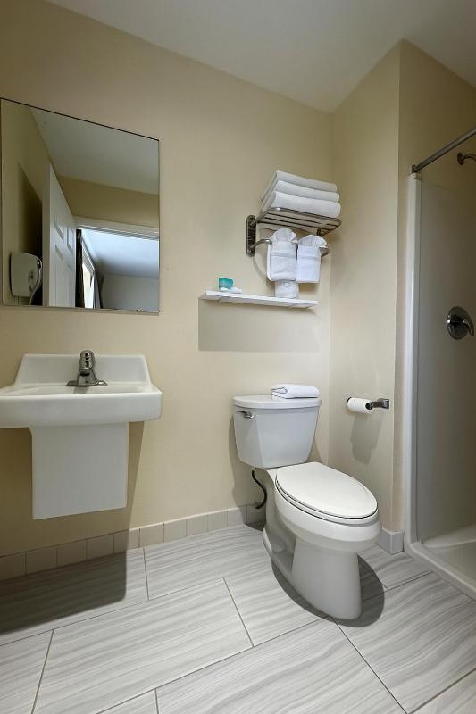 Small Single Room image 4