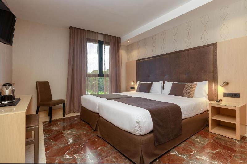 Double or Twin Room image 1