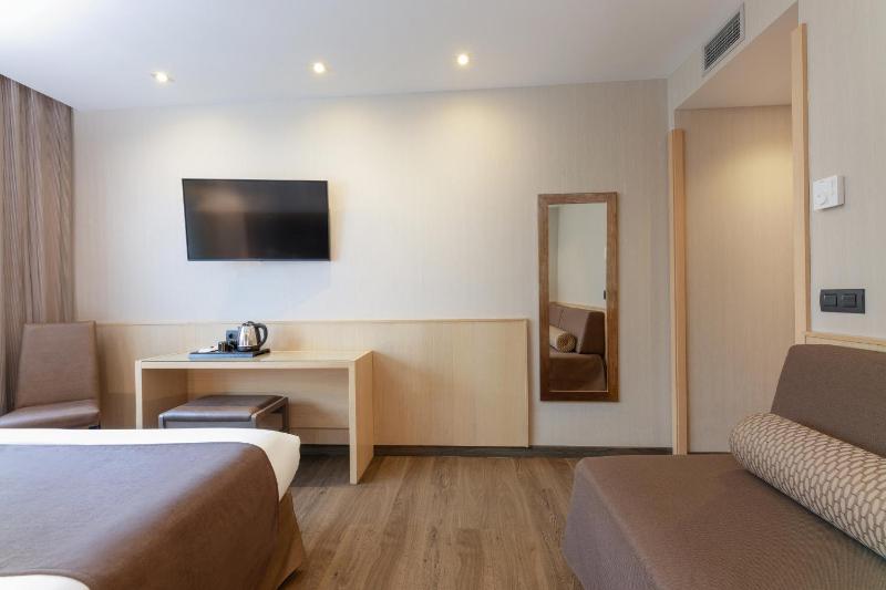 Triple Room image 4