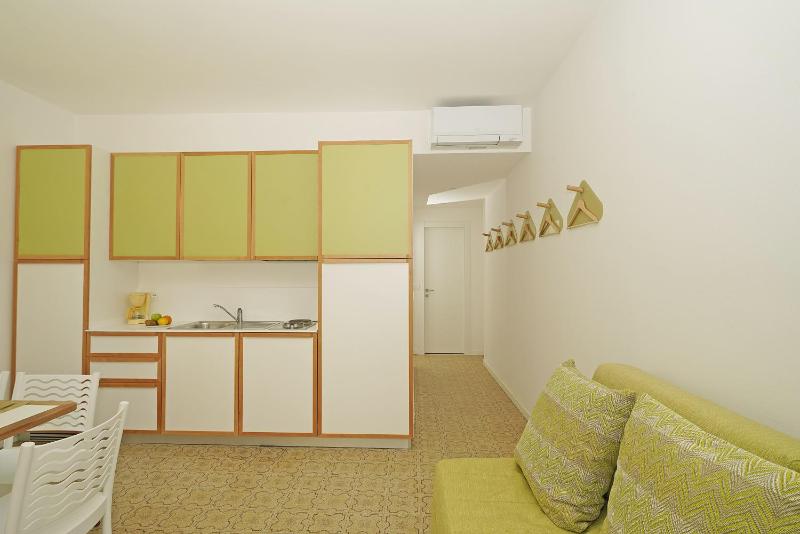 Two-Bedroom Apartment Comfort with Partial Lake View image 3