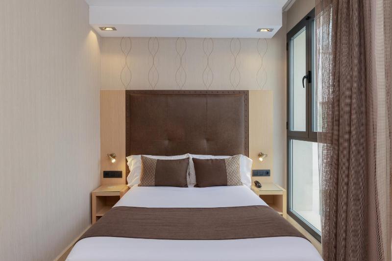 Single Room image 3