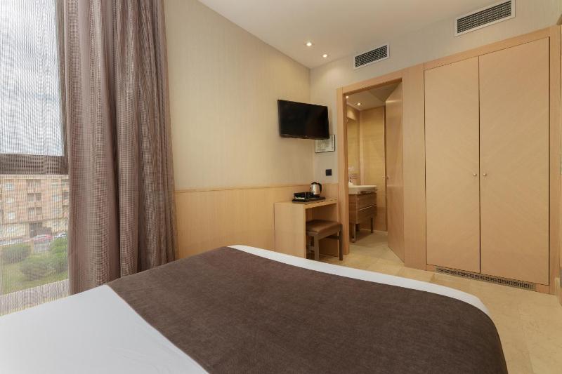Single Room image 4