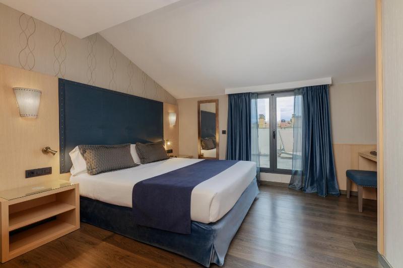Double or Twin Room with Terrace image 1