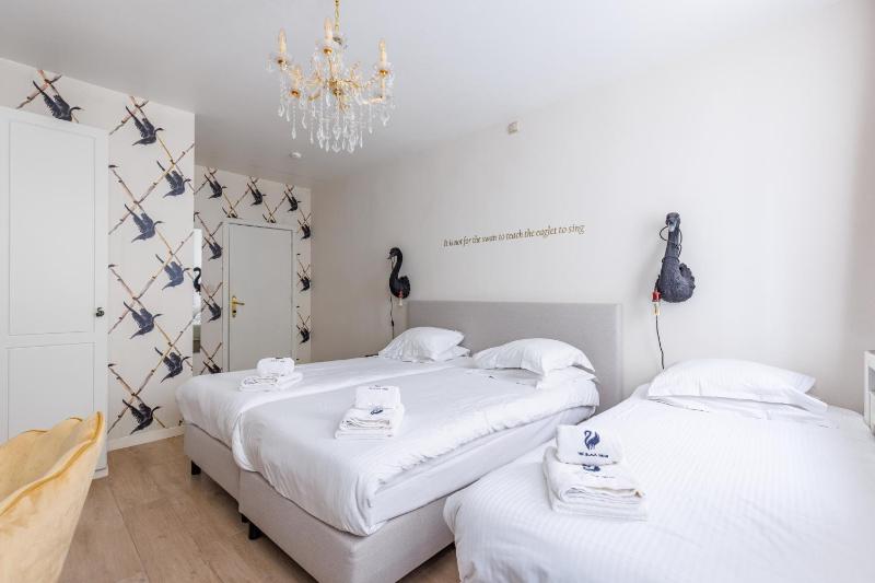 Triple Room image 4