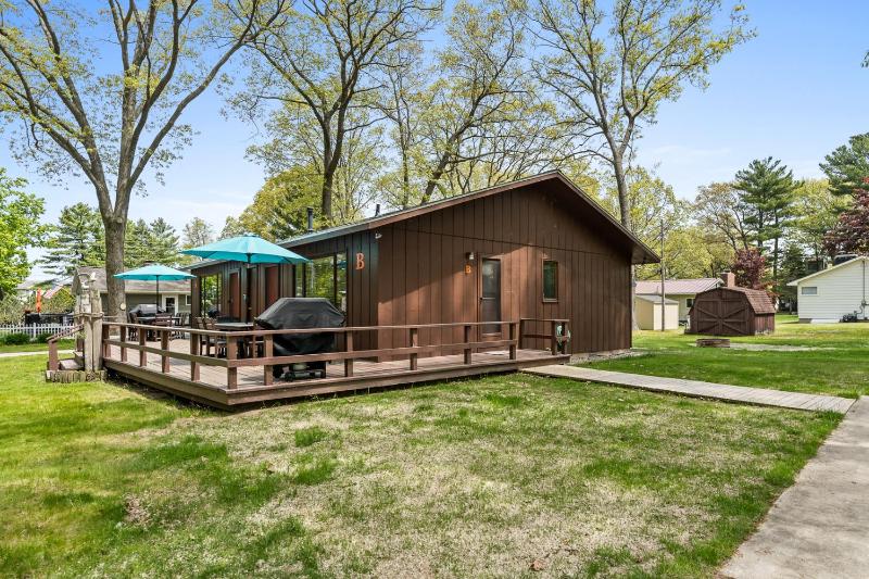 Two-Bedroom House image 4