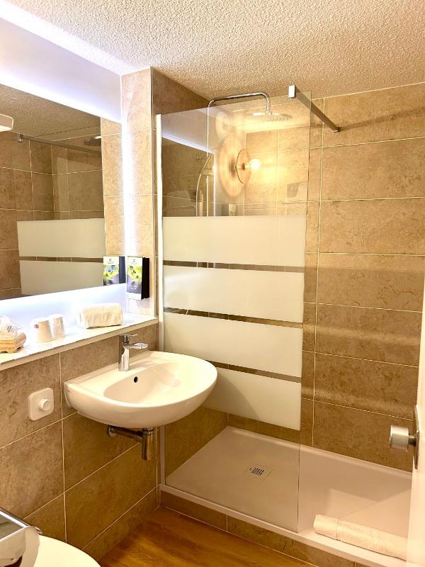 Comfort Twin Room image 2