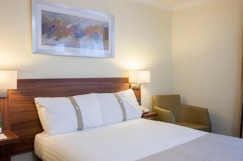 Standard Room image 4