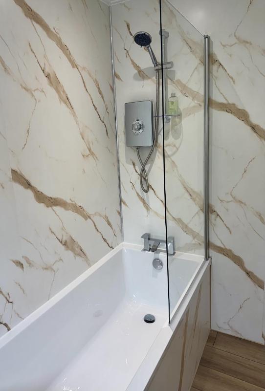 Double Room with Private Bathroom image 2