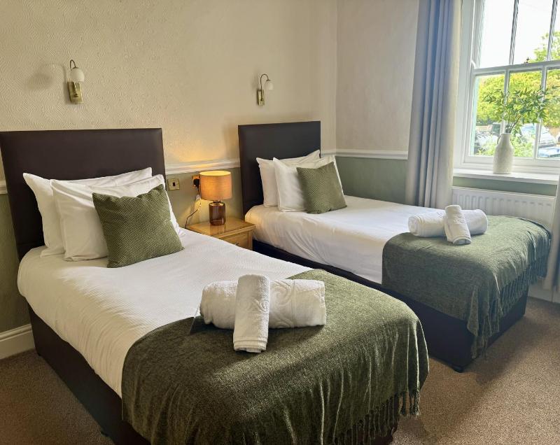 Twin Room with Shower image 2