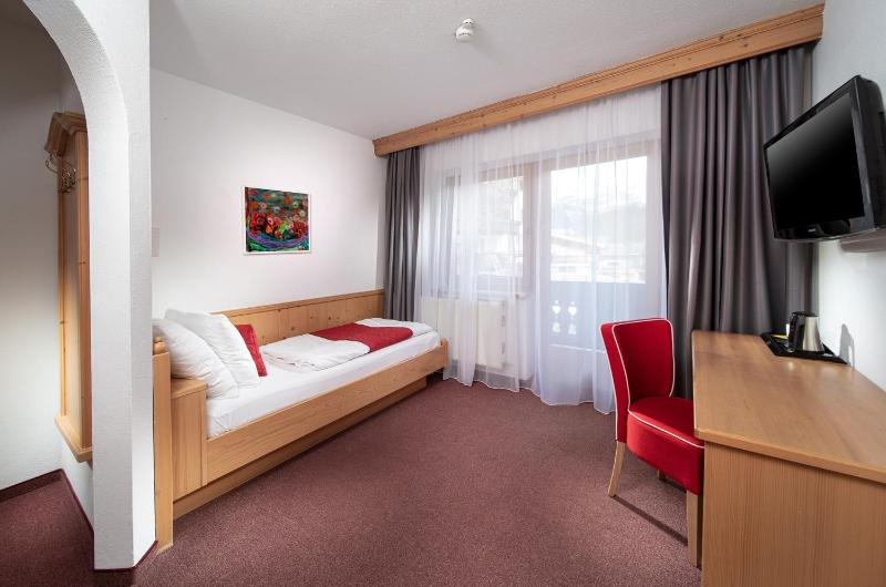 Single Room with Balcony image 1