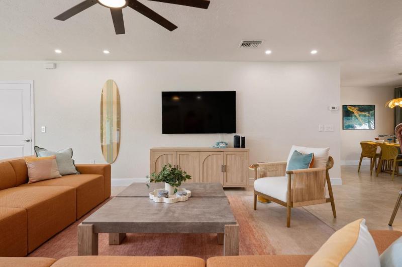 3 Blocks to Beach Epic Game Room Cabana Bar - image 42