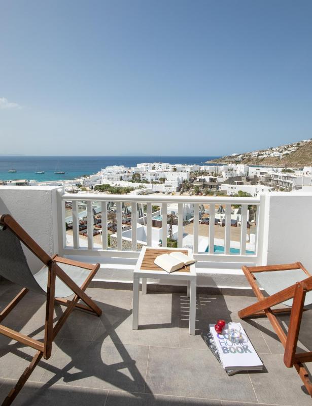 Deluxe Triple Room with Sea View image 1