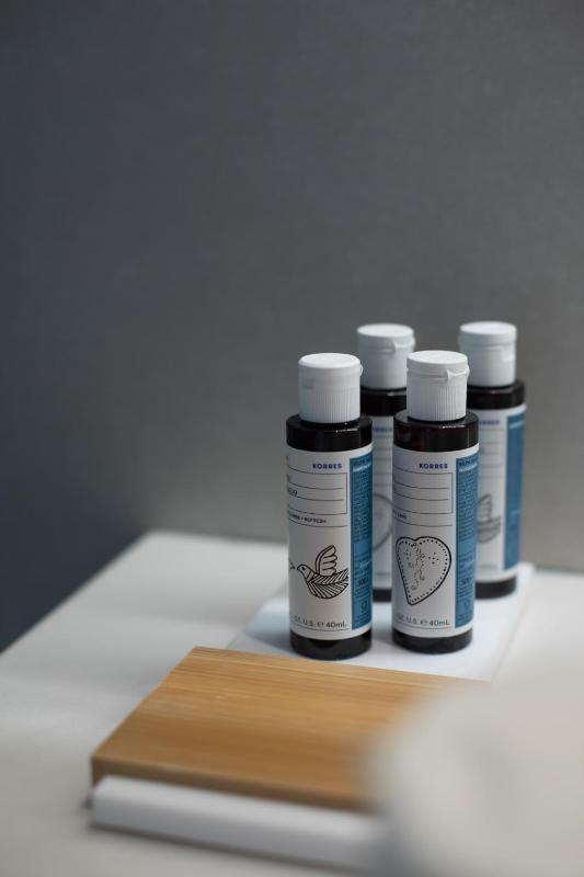 Deluxe Triple Room with Sea View image 2