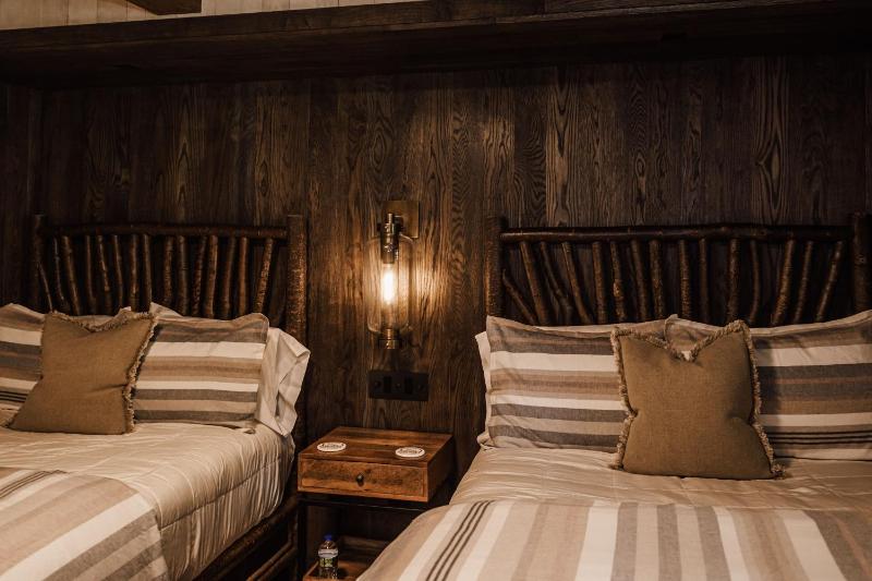 Double Room with Private Bathroom image 4