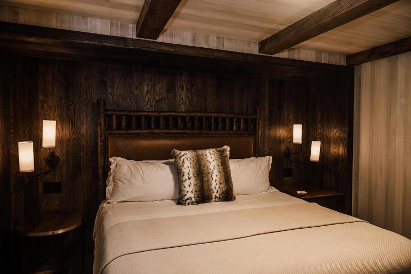 King Room image 4