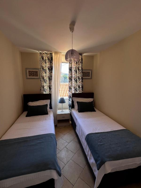Two-Bedroom Apartment with Balcony (5 Adults) image 1