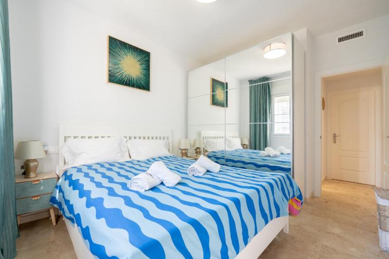 Small Oasis Manilva - Cozy Apartment - image 11
