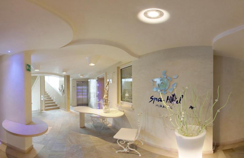 Suite & Spa Mirabel - image 24