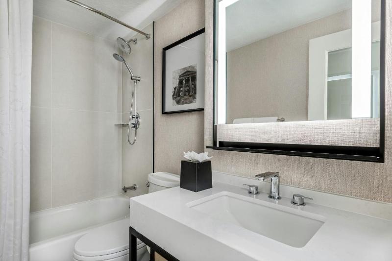 Club level, Guest room, 2 Double image 4